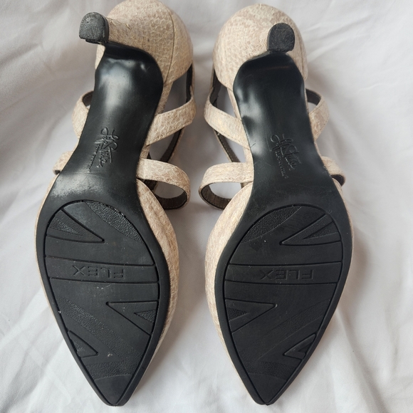 Life Stride Seamless Champagne/Gold Heels Size 7.5 - Picture 7 of 10